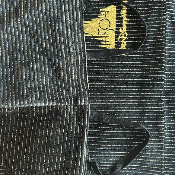 Disney Parks WDW Luxe 50th Anniversary Black Gold Spirit Jersey Size XS - Picture 4 of 4